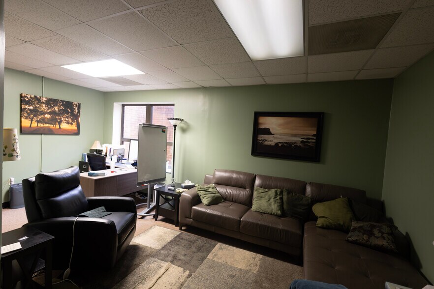 More Photos Of 14377-14389 Hereford Rd, Woodbridge Medical For Sale