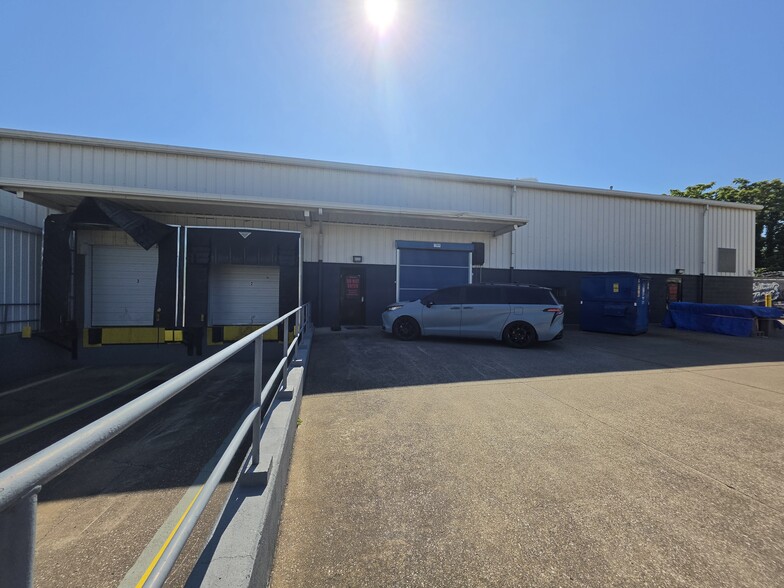 More Photos Of 801 E Michigan St, Evansville Distribution For Sale
