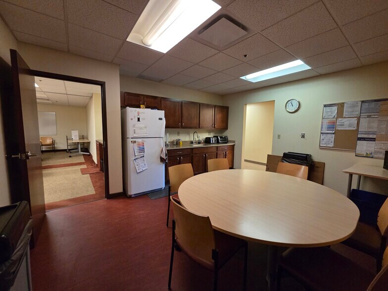 More Photos Of 575 Main St, Middletown Medical For Sale