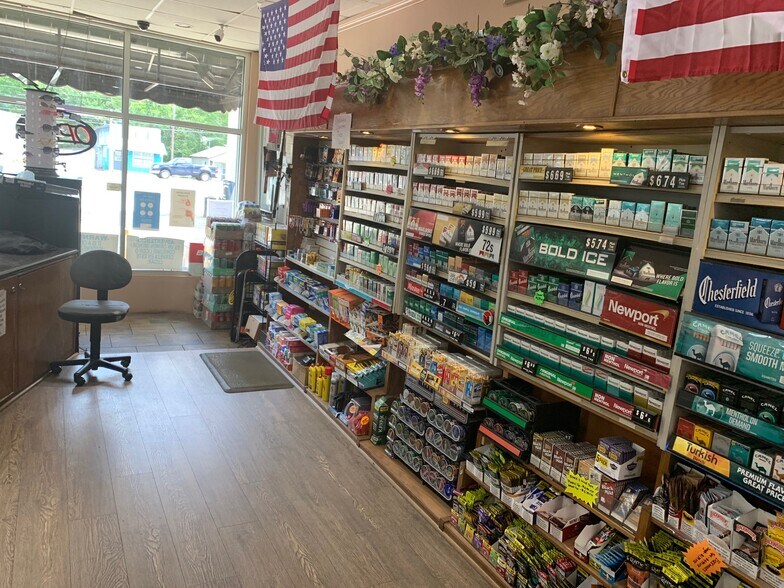 More Photos Of 12666 State Highway 31 W, Tyler Storefront For Sale