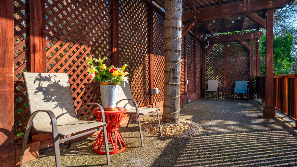 More Photos Of 178 Dry Creek Rd, Healdsburg Hotel For Sale