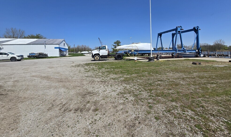 More Photos Of 1251 Evergreen Dr, Bay City Marina For Sale