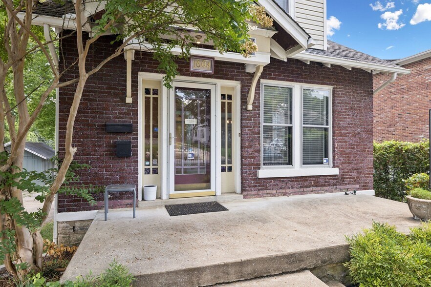 More Photos Of 1604 17th Ave S, Nashville Office Residential For Sale
