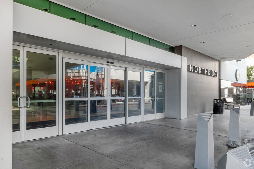 More Photos Of 9301 Tampa Ave, Northridge Unknown For Lease