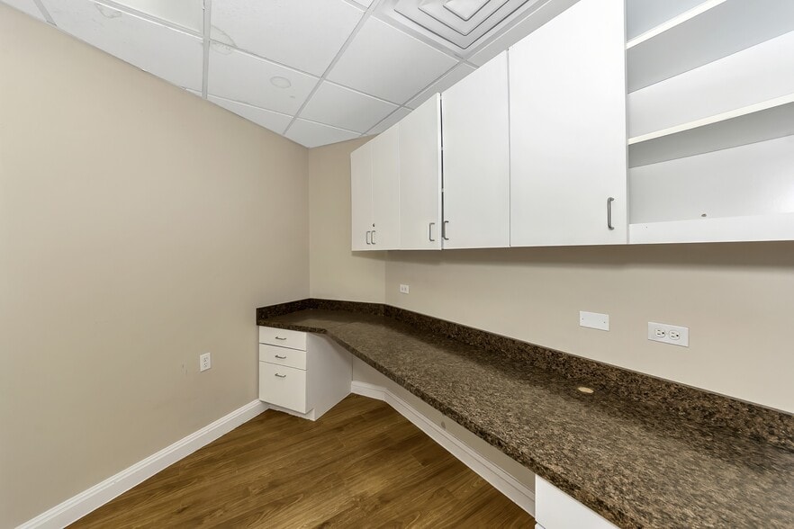 More Photos Of 2628 Matlock Rd, Arlington Medical For Sale