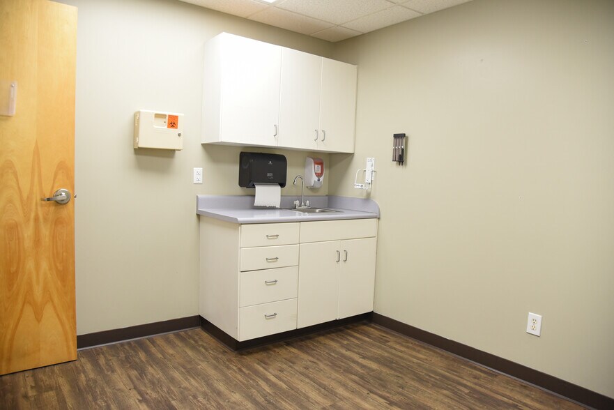 More Photos Of 1635 Highway 31, Hartselle Medical For Lease