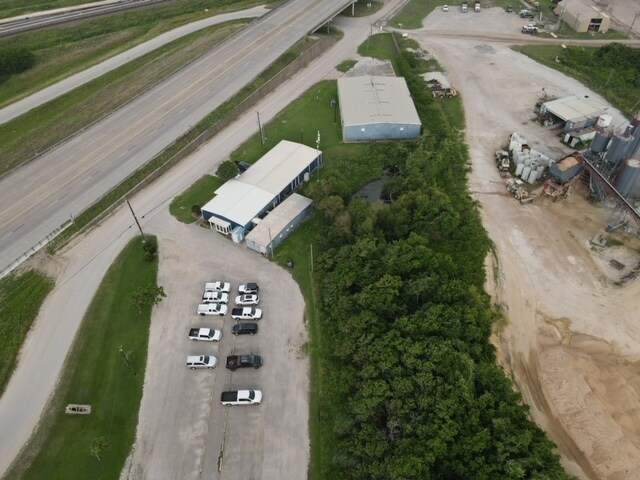 More Photos Of 6918 E Highway 332, Freeport Industrial For Lease