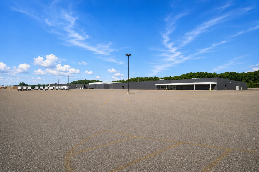 More Photos Of 1475 Upper Valley Pike, Springfield Unknown For Lease