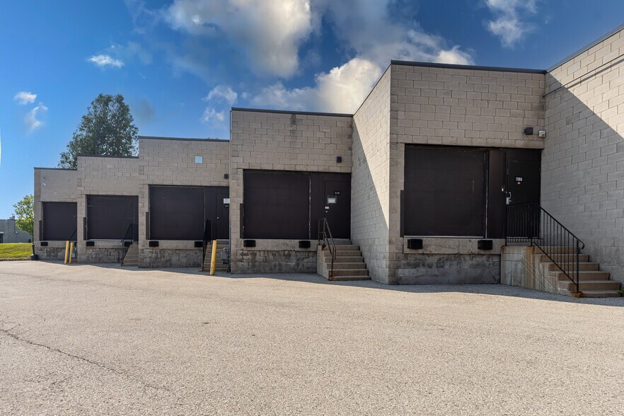 More Photos Of 150-241 Consortium Crt, London Unknown For Lease
