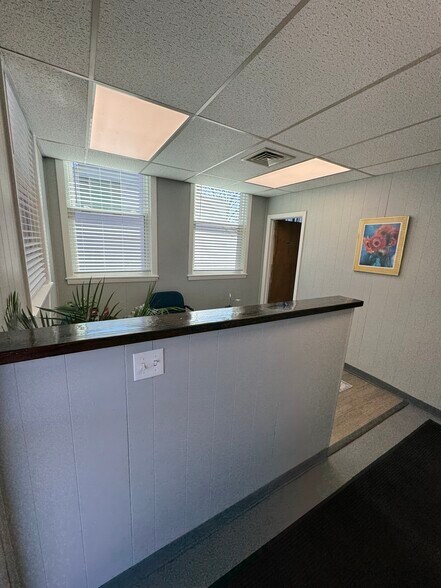 More Photos Of 77 Meadow St, Holyoke Coworking Space