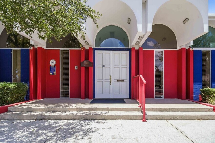 More Photos Of 1400 4th Ave, Bradenton Office Residential For Sale