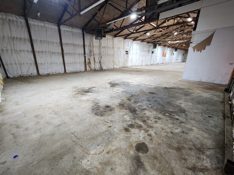 More Photos Of 4400 S Sioux St, Terre Haute Warehouse For Lease