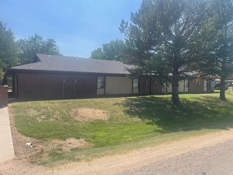 More Photos Of 410 N Fisher St, Glasco Apartments For Sale