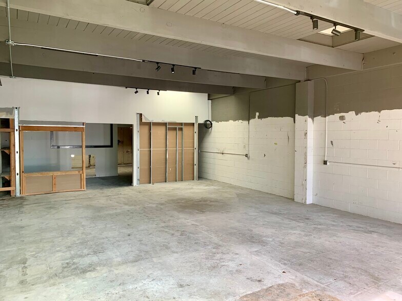 More Photos Of 890 Vallejo Ave, Novato Service For Lease