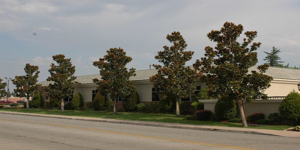 More Photos Of 3100 19th St, Bakersfield Office For Lease