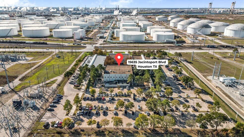 More Photos Of 15635 Jacintoport Blvd, Houston Office For Lease