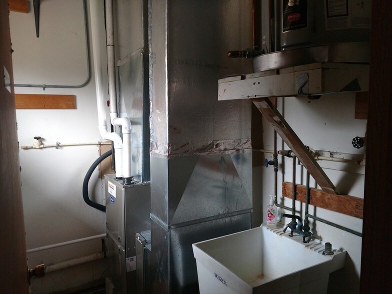 More Photos Of 5836 N Lapeer Rd, North Branch Storefront For Lease