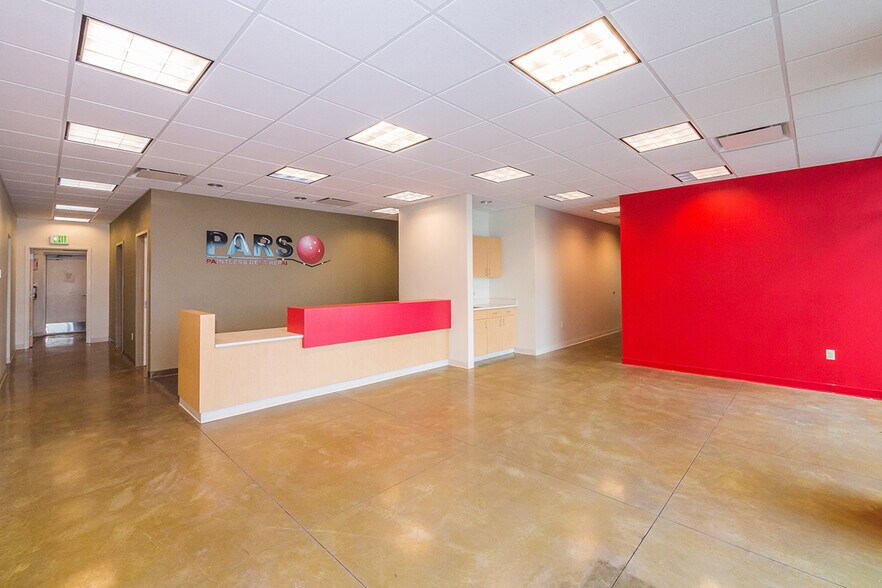 More Photos Of 5706 S Carefree Cir, Colorado Springs Auto Repair For Lease