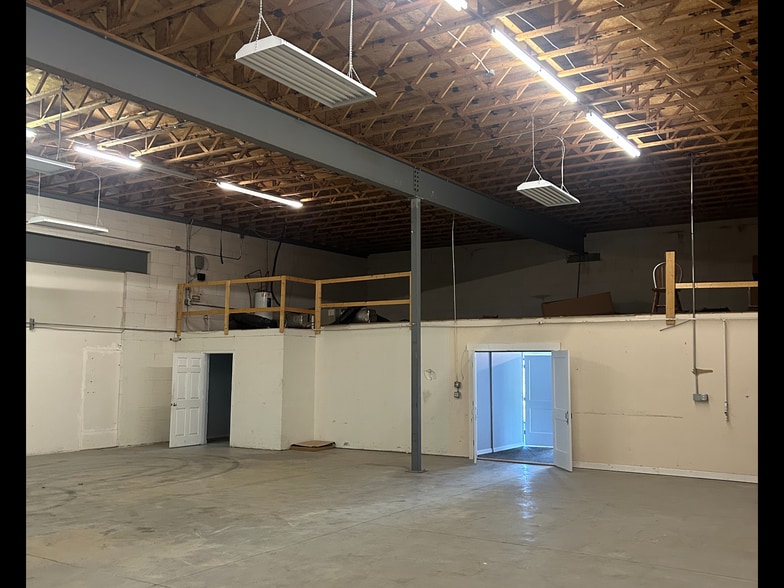 More Photos Of 159 Barley Park Ln, Mooresville Manufacturing For Lease