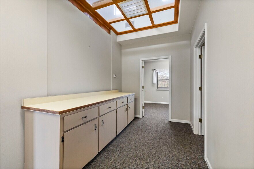 More Photos Of 13951 Mono Way, Sonora Office For Lease