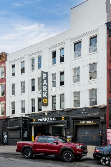 More Photos Of 156 E 105th St, New York Specialty For Lease