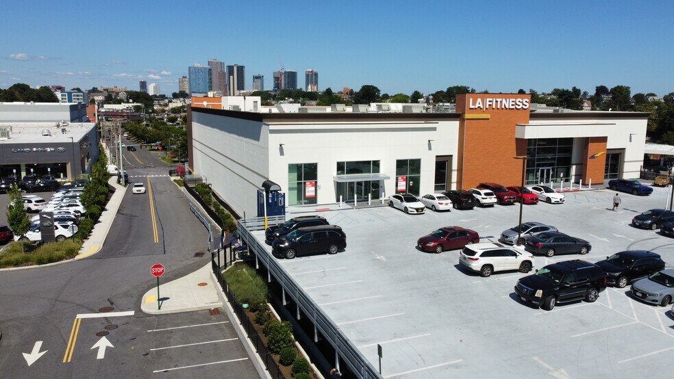 More Photos Of 71-110 Nardozzi Pl, New Rochelle General Retail For Lease