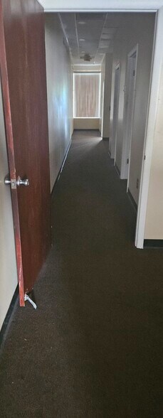 More Photos Of 14100 US Highway 19 N, Clearwater Storefront For Lease