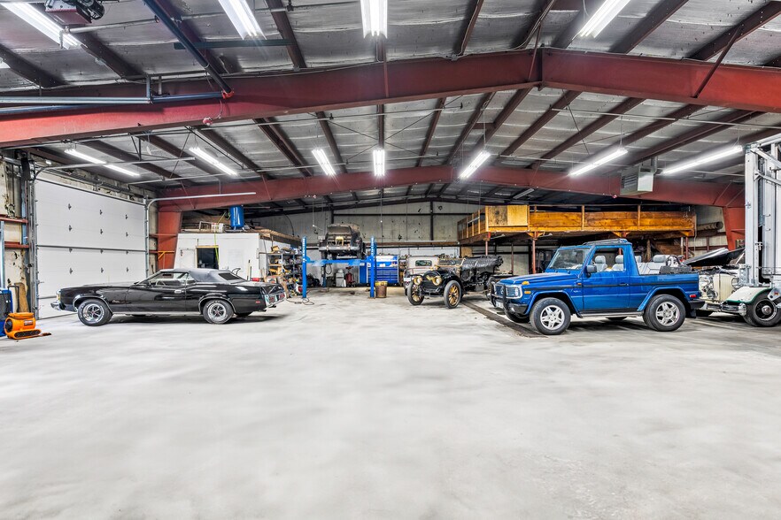 More Photos Of 6 Lark Industrial Pky, Greenville Self Storage For Lease