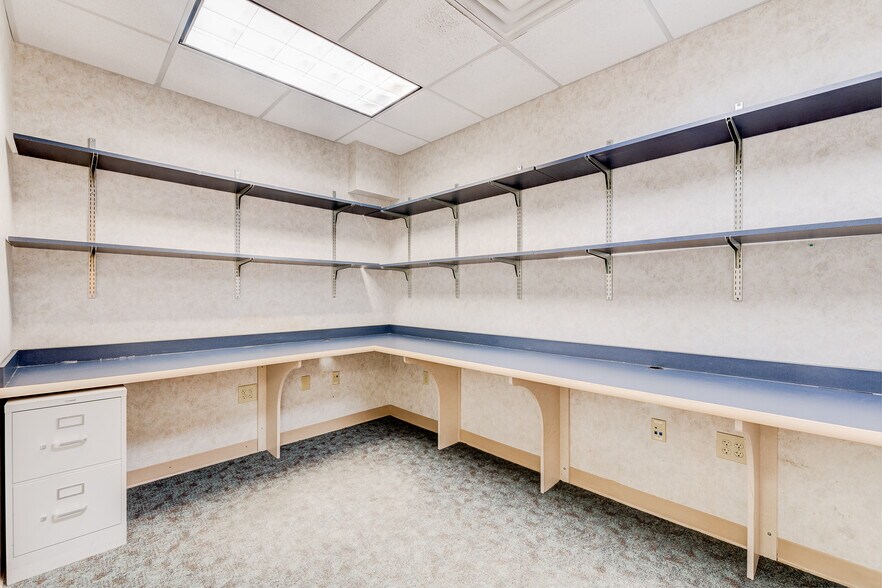 More Photos Of 860 NW Washington Blvd, Hamilton Medical For Lease