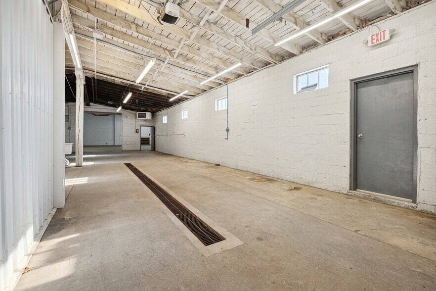 More Photos Of 15 Walnut St, Coshocton Warehouse For Sale