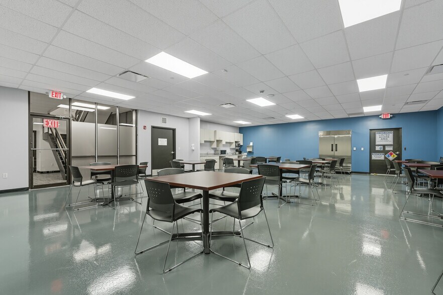 More Photos Of 1466 Curran Hwy, North Adams Manufacturing For Lease