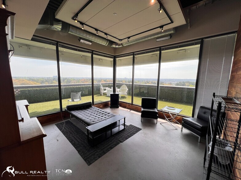 More Photos Of 550 Pharr Rd NE, Atlanta Office For Sale