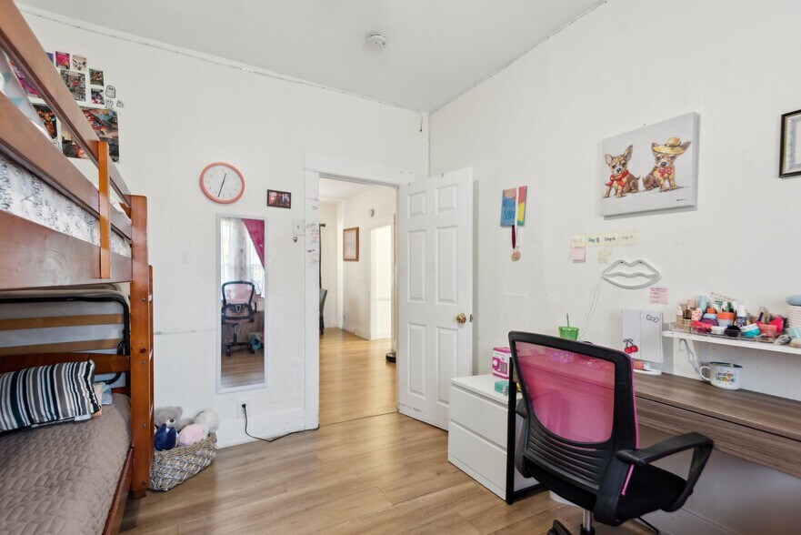 More Photos Of 426 Ivy St, Glendale Apartments For Sale