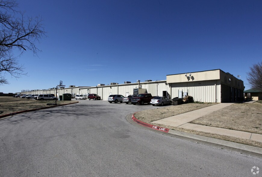 More Photos Of 1400 SE Walton Blvd, Bentonville Unknown For Lease