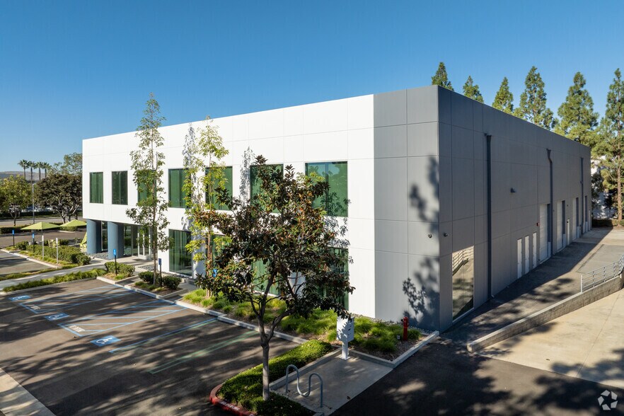 More Photos Of 152 Technology Dr, Irvine Light Manufacturing For Lease