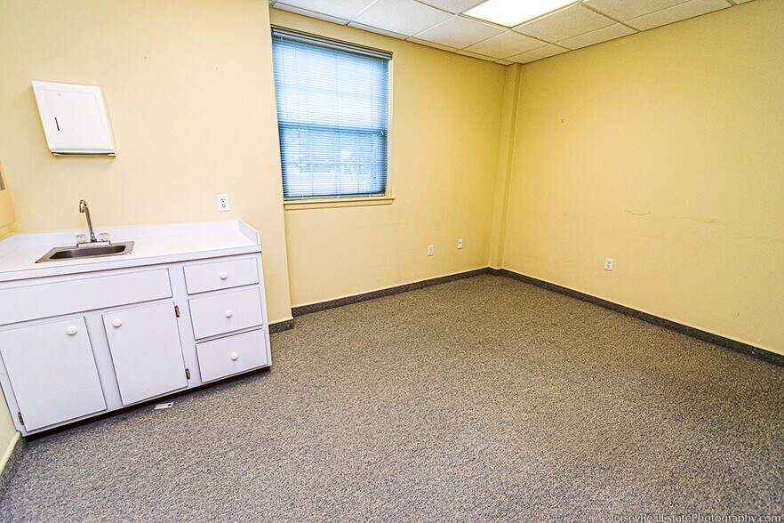 More Photos Of 110 Harbor Ln, Somers Point Medical For Sale