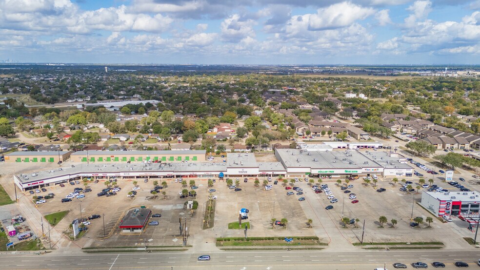 More Photos Of 3210-3354 E FM 528 Rd, Friendswood Unknown For Lease