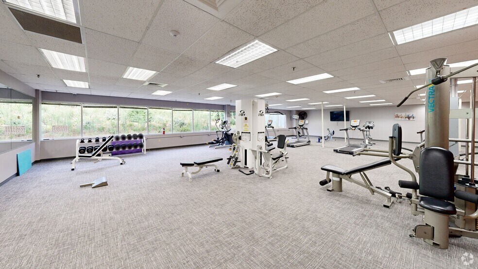 More Photos Of 2 Waterside Crossing, Windsor Office For Sale