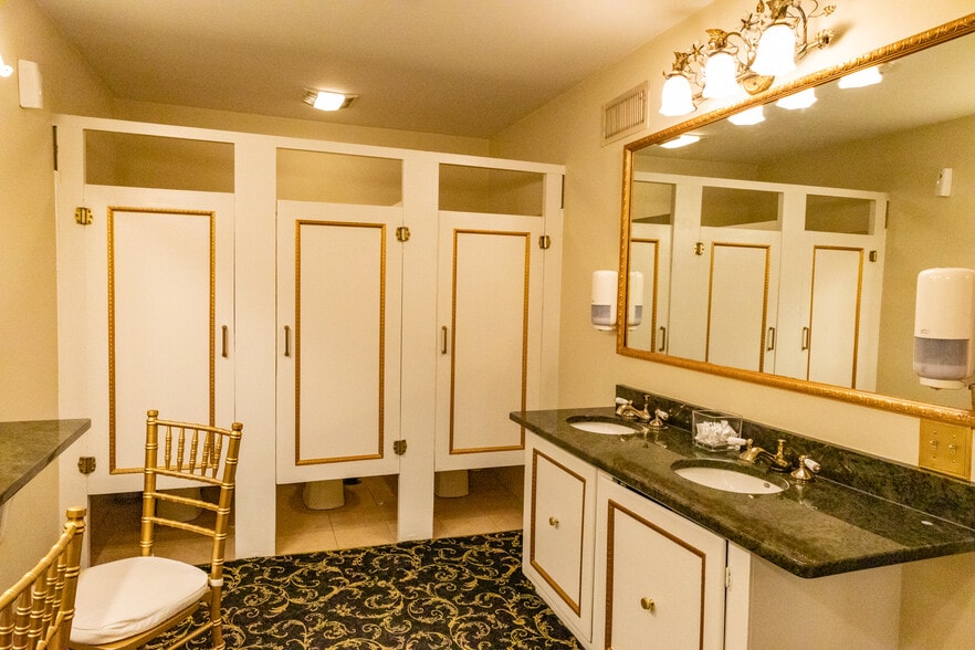 More Photos Of , Brookfield Unknown For Sale