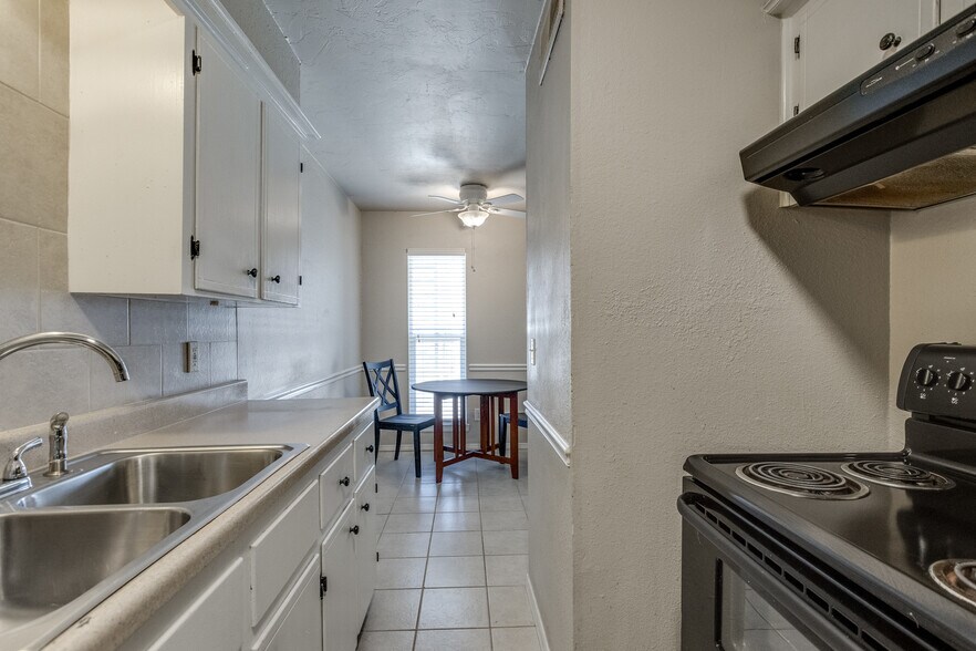 More Photos Of NW 10th St & N Classen Blvd, Oklahoma City Apartments For Sale