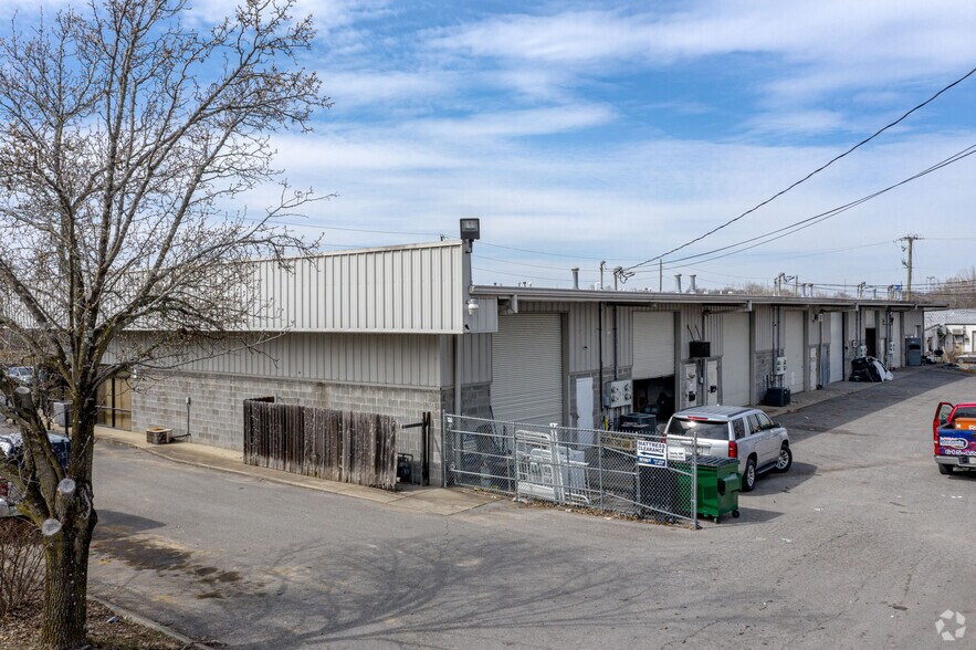 More Photos Of 1228 Northgate Business Pky, Madison Warehouse For Lease