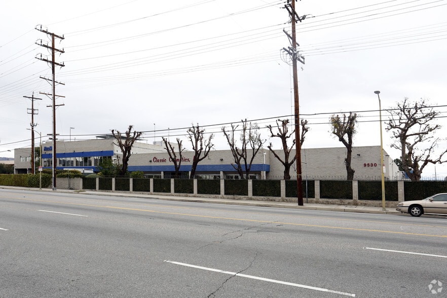 More Photos Of 9540 De Soto Ave, Chatsworth Manufacturing For Lease