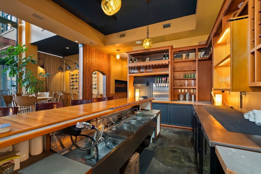 More Photos Of 102 S 1st Ave, Sandpoint Storefront Retail Office For Sale