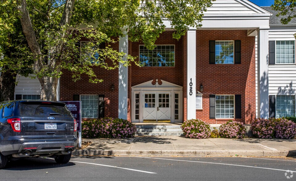 More Photos Of 1020 15th St, Modesto Office For Lease