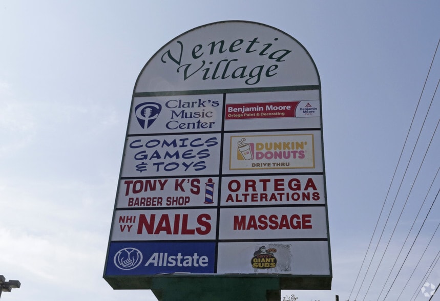 More Photos Of 5501-5541 Roosevelt Blvd, Jacksonville General Retail For Lease