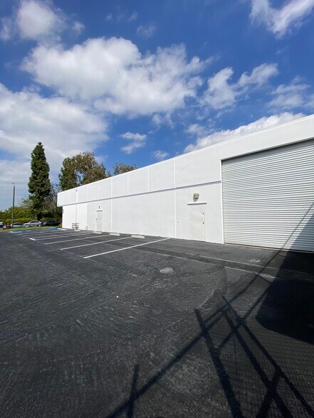 More Photos Of 812 W Southern Ave, Orange Manufacturing For Sale