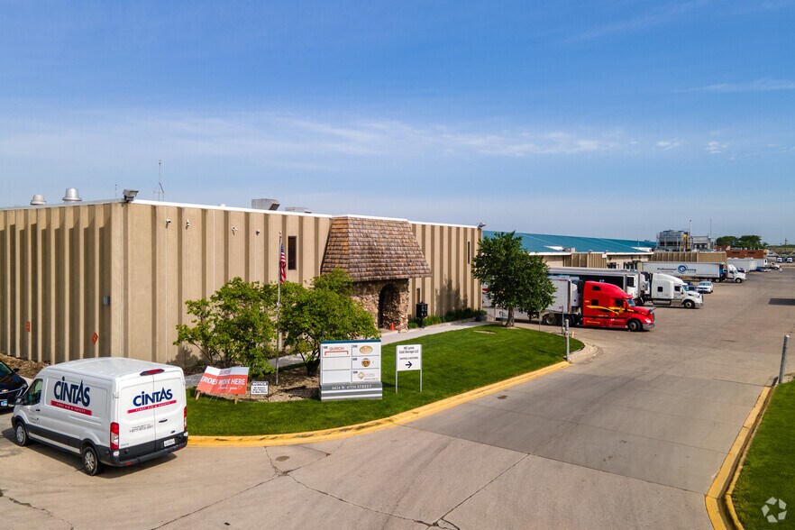More Photos Of 8424 W 47th St, Lyons Refrigeration Cold Storage For Lease