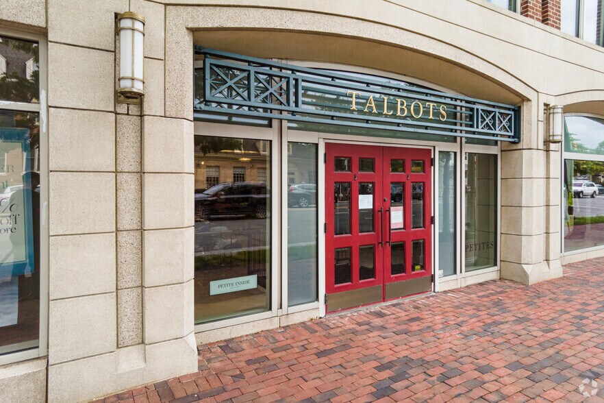 More Photos Of 675 N Washington St, Alexandria Unknown For Lease