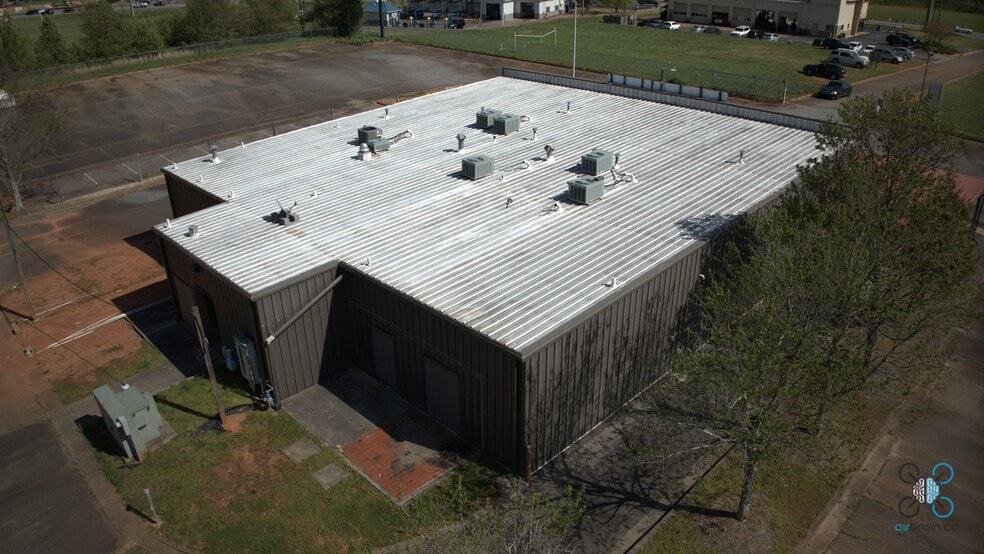 More Photos Of 3455 Keith Bridge Rd, Cumming Freestanding For Sale