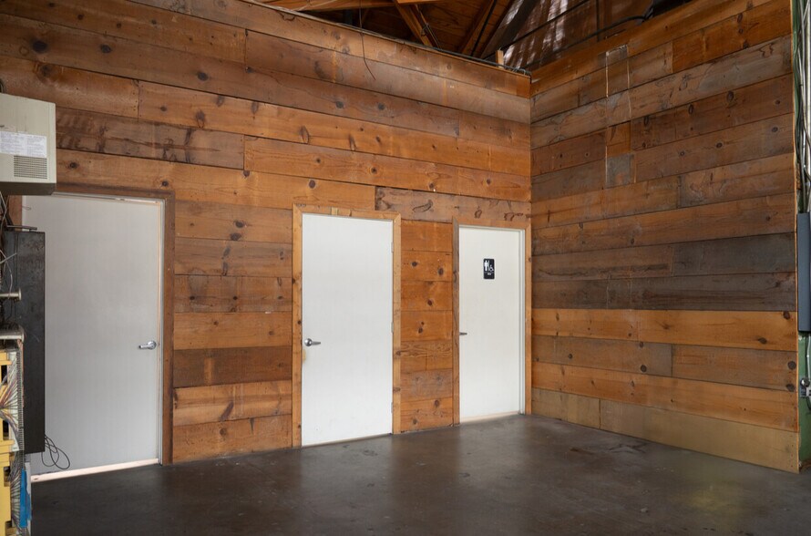 More Photos Of 2900 E 11th St, Los Angeles Warehouse For Lease